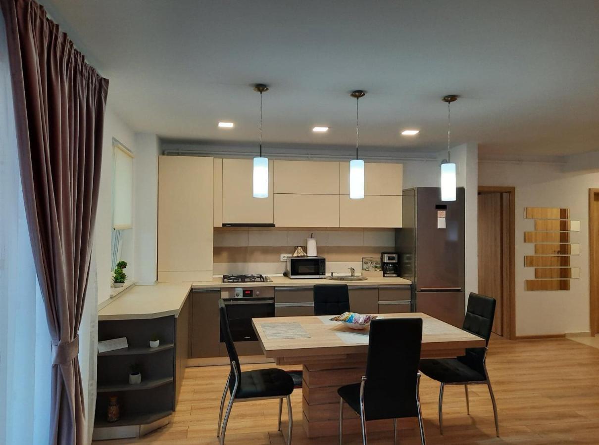 Sorin'S Comfortable Apartment Braşov Eksteriør bilde